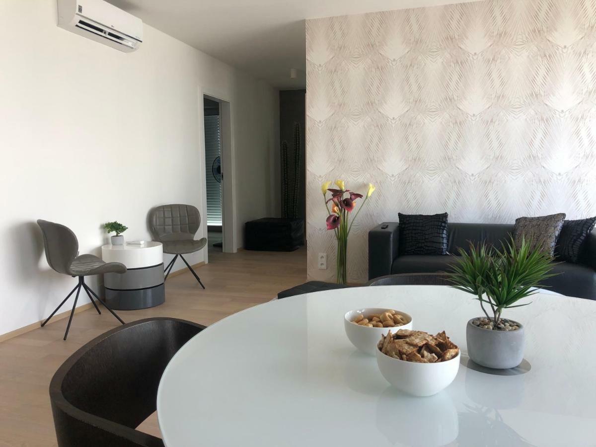 7Th Heaven Apartments Brno Bagian luar foto