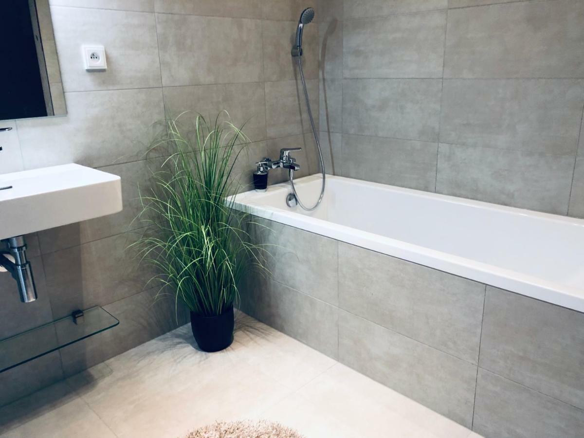 7Th Heaven Apartments Brno Bagian luar foto